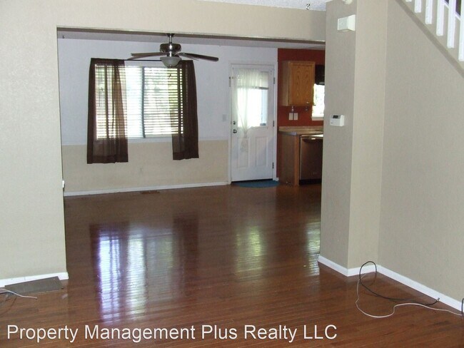 Building Photo - 3 br, 2.5 bath House - 1323 Monarch Drive