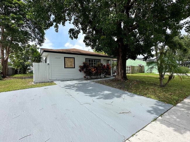 Building Photo - 10682 Fascination Ln