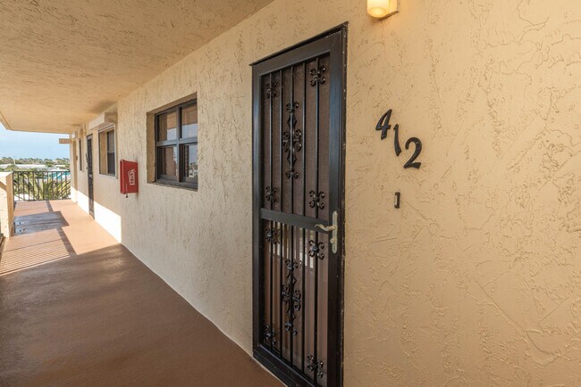 Building Photo - 500 Palm Springs Blvd