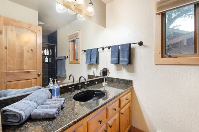 Building Photo - Nature's Haven in Sedona | Ideal Getaway f...