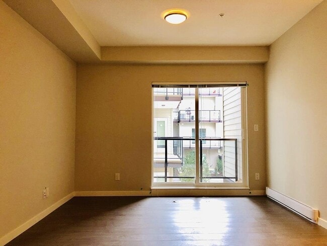 Building Photo - 13768-13108 310