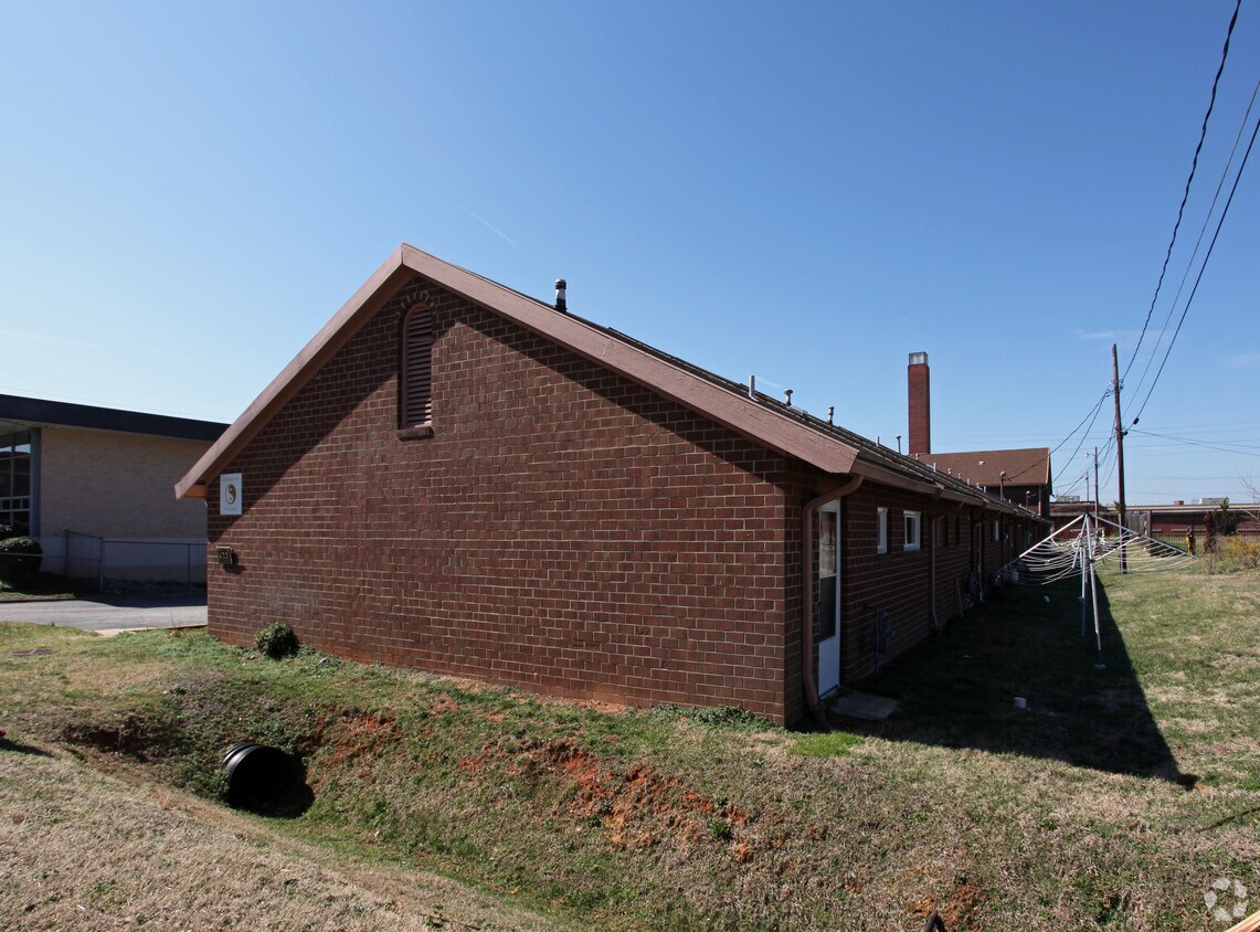 Foto del edificio - 422 S Elm St