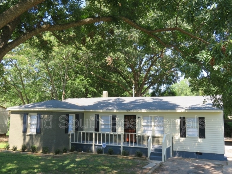 Primary Photo - 5032 Newton Dr