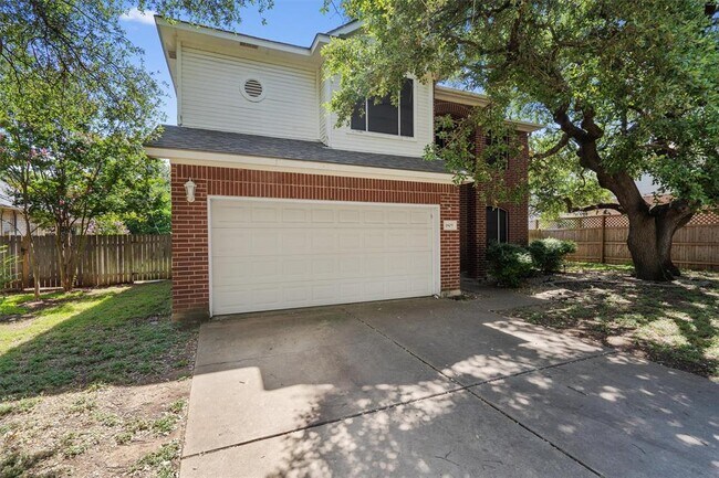 Foto del edificio - 1805 Gray Oak Dr