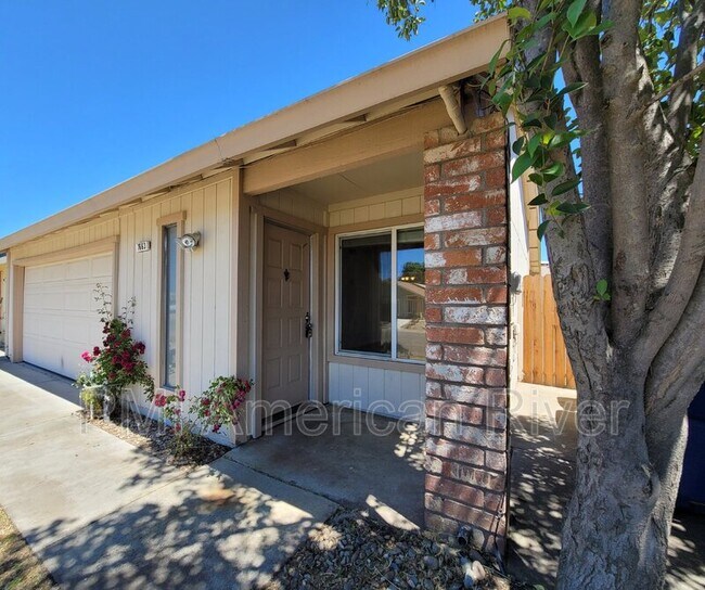 Foto del edificio - 7663 Lakewood Park Dr
