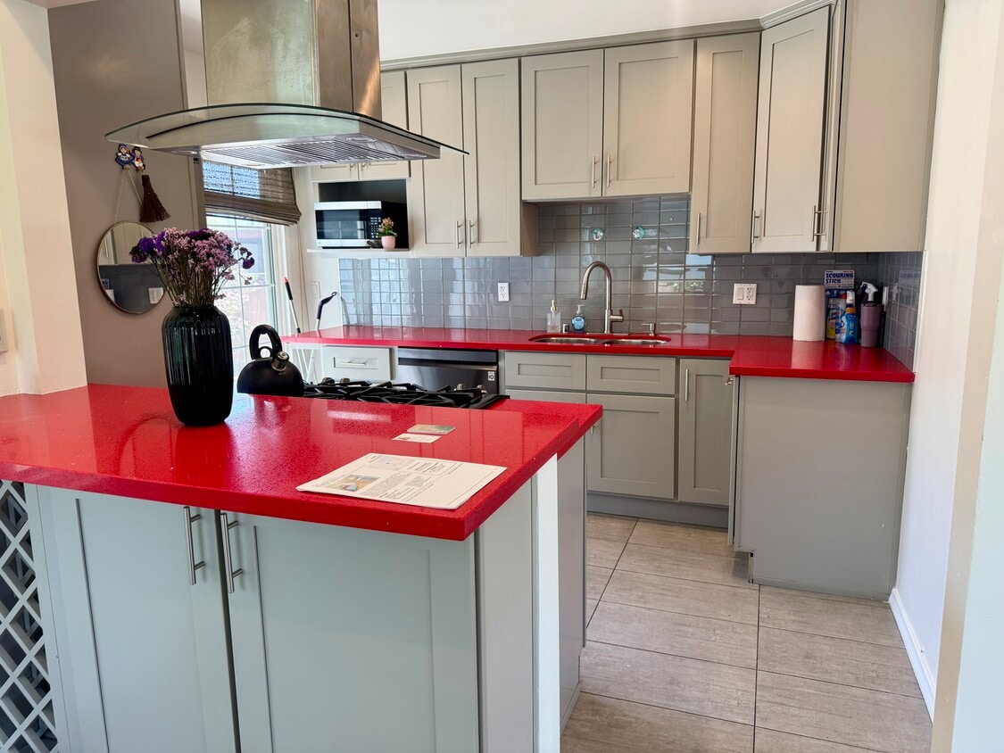 Kitchen - 6664 Ensign Ave