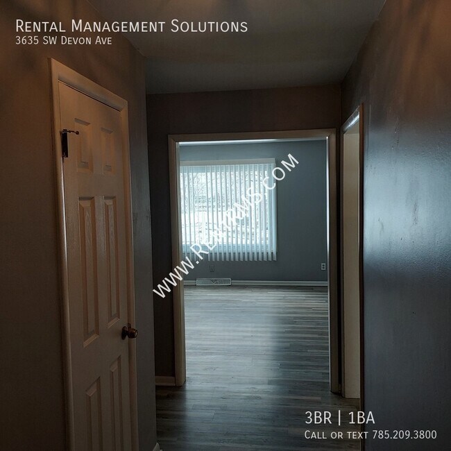 Building Photo - 3635 SW Devon- 3 BED/1 BATH