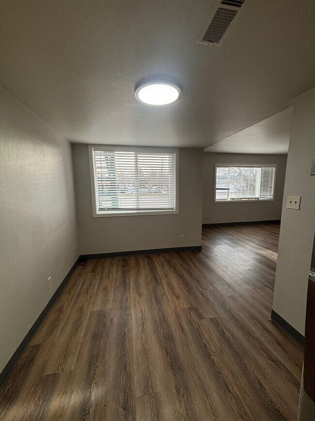 Foto del edificio - 1404 Toole Ave