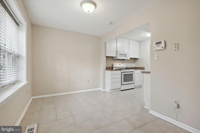 Building Photo - 1535 Chatham Colony Ct