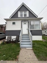 Building Photo - 109 W 11th St