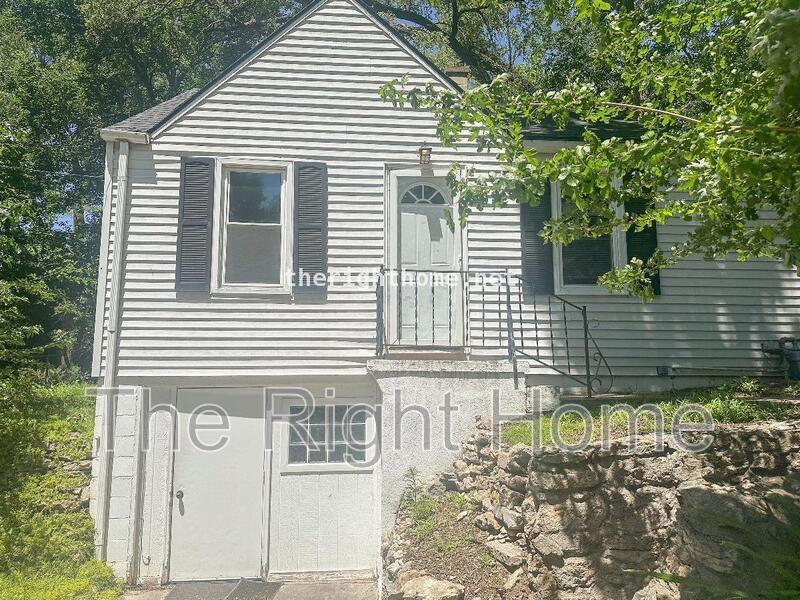 Primary Photo - 11 Martinview Rd