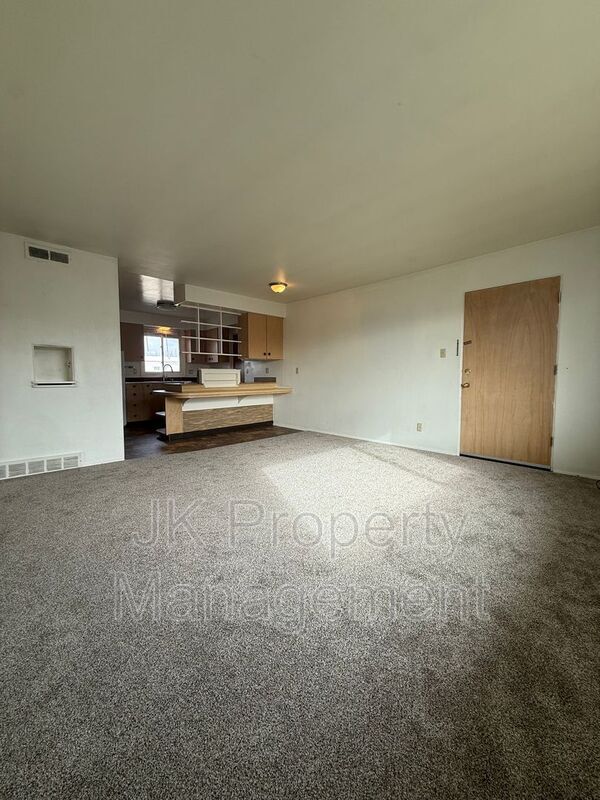 Building Photo - 1223 Smelter Ave NE