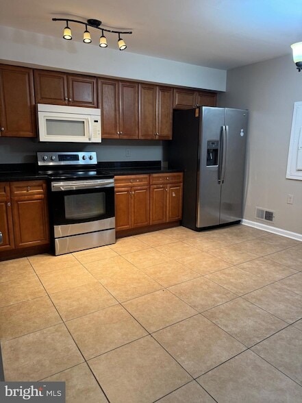 Building Photo - 9249 Byrd Dr