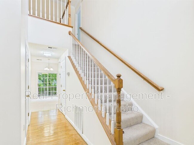 Foto del edificio - 3900 Orchard Glen Dr