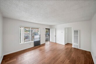 Building Photo - 2458 Normandie Ave