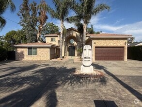 Building Photo - 5724 Tampa Ave
