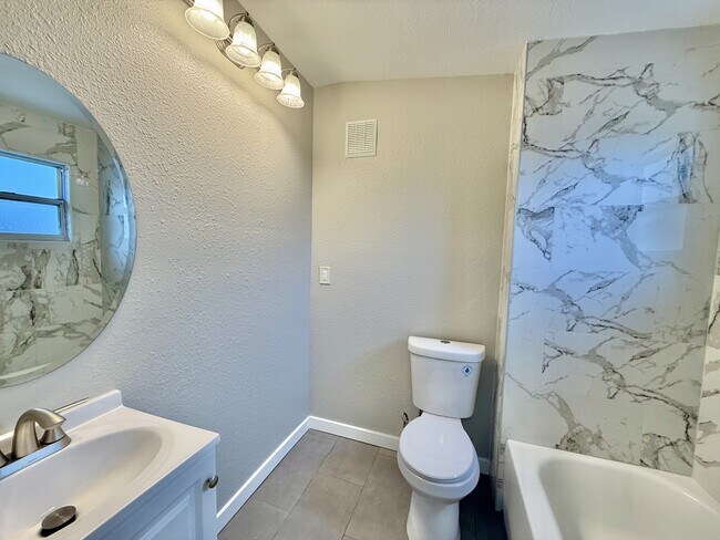 Foto del edificio - 3148 W Cordelia St