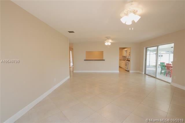 Building Photo - 9731 Bel Aire Dr