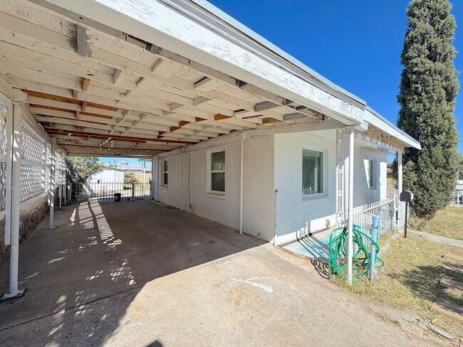 Foto del edificio - Central El Paso 3 bed REFRIG A/C with Mountain Views!