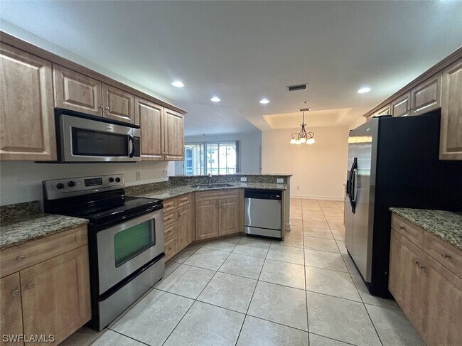 Building Photo - 710 SW 47th St