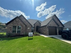 Building Photo - 208 Melbourne Dr