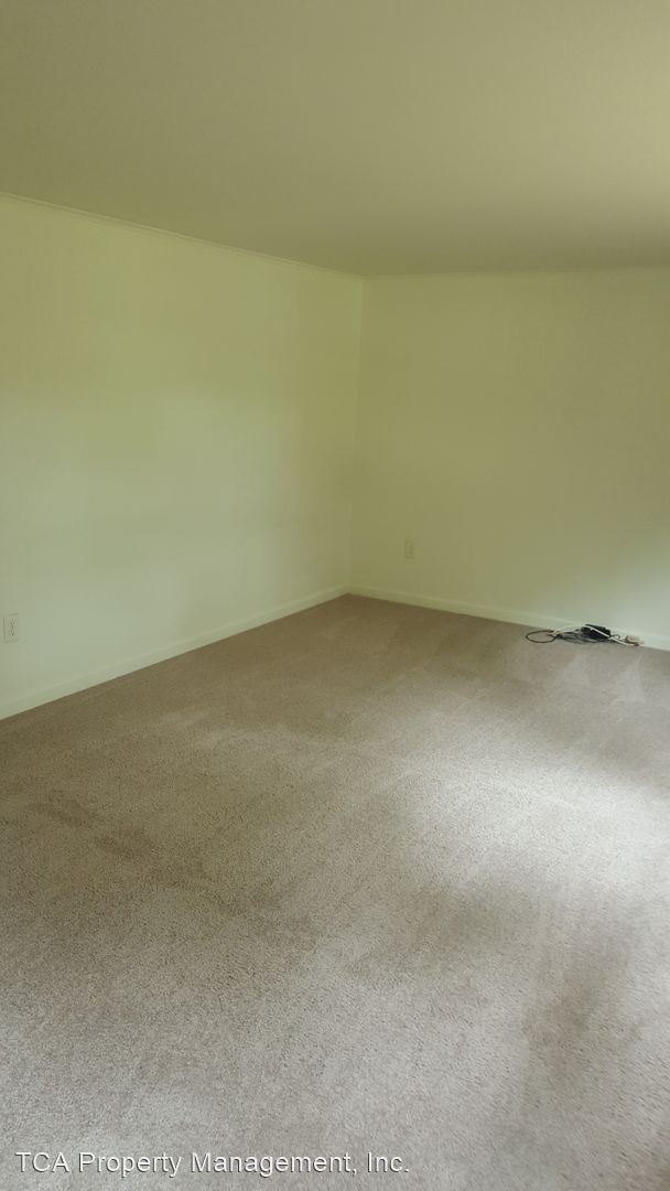 Building Photo - 3 br, 1 bath House - 220 Bush Chapel Road