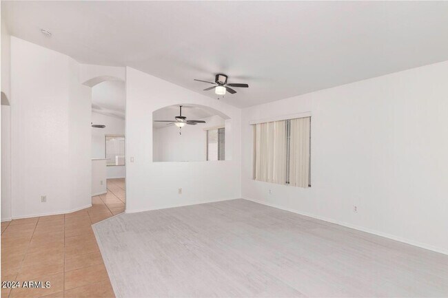 Foto del edificio - 537 E Appaloosa Rd