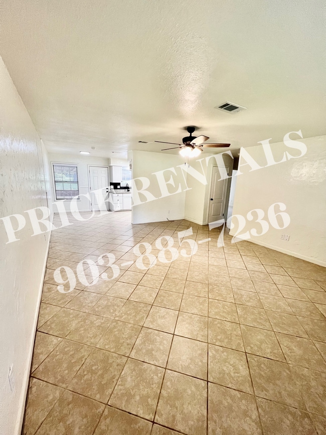 Building Photo - 624 Texas St