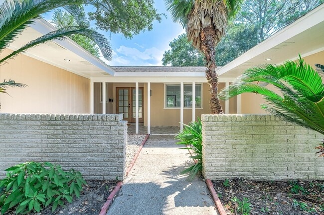 Building Photo - 1616 Redway Ln