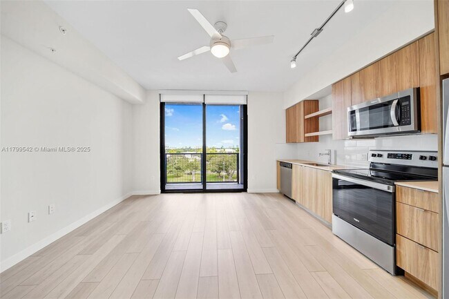 Foto del edificio - 555 NE 8th St