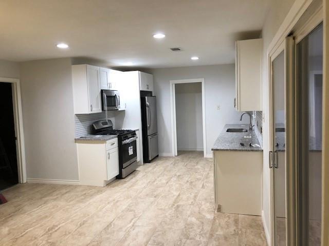 Foto del edificio - 655 Ferguson Dr