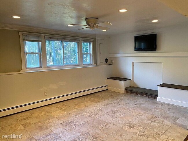 Building Photo - 4 br, 2 bath House - 152 Littlefield Rd
