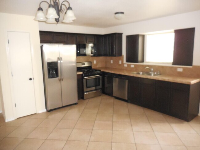 Building Photo - 4712 Ramon Vega Ln