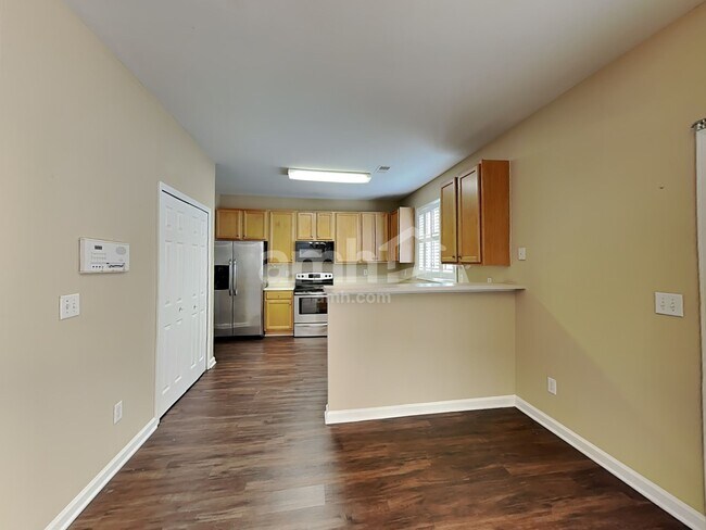 Foto del edificio - 3380 Lake Breeze Ct