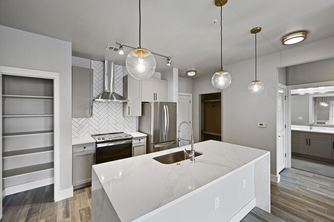 Building Photo - Steelhouse Orlando