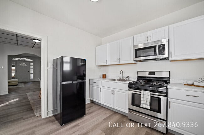 Building Photo - 312 E Eleanor St