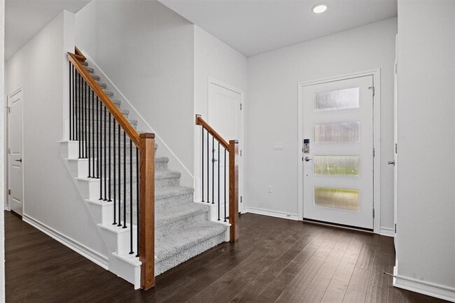 Building Photo - 15604 Ellinger Dr