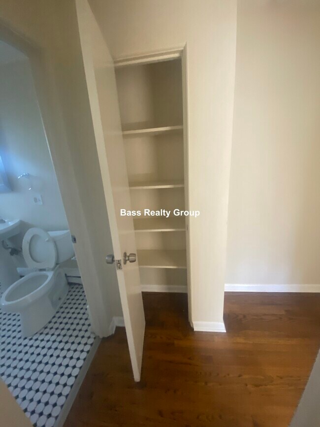 810 Seward St Unit 203, Evanston, IL 60202 Condo for Rent in Evanston