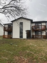 Building Photo - 706 W 25th St