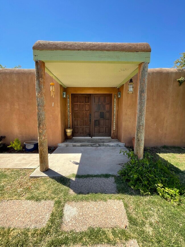 Building Photo - 3325 Rio Bravo Blvd SW