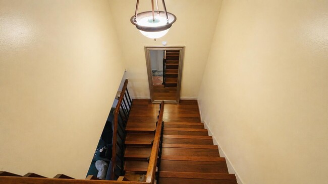 Foto del edificio - 245 Woodland Rd