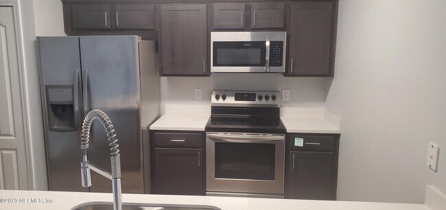 Foto del edificio - 4959 Key Lime Dr