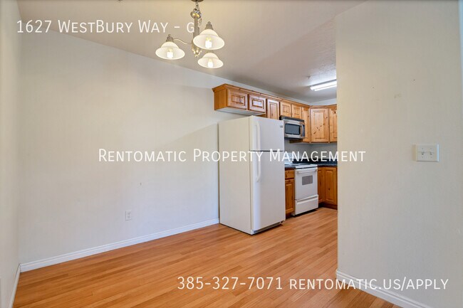Building Photo - 1627 Westbury Way