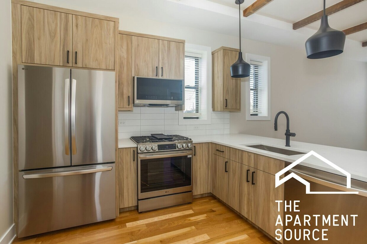 Foto principal - 4955 N Oakley Ave