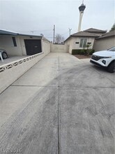 2204 S Van Patten Pl