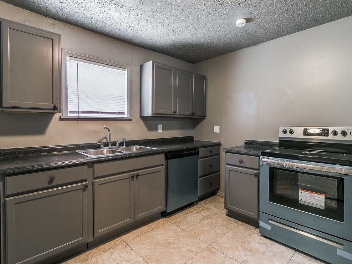 2408 Nw 15th St Oklahoma City Ok 73107 House For Rent In