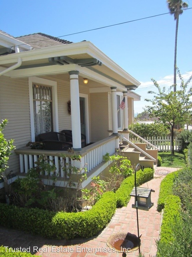 Building Photo - 3 br, 2 bath House - 94 N. Ash Street