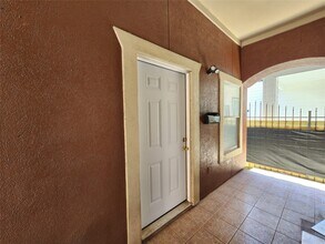 Building Photo - 5027 Creekmont Dr