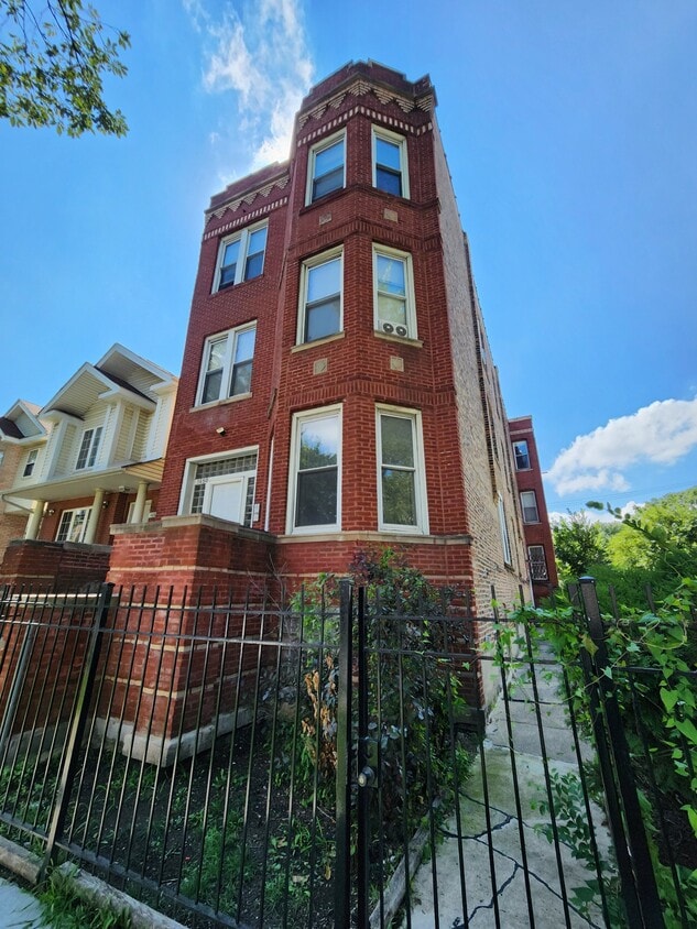 Photo - 1650 S St Louis Ave (Chicago, IL)