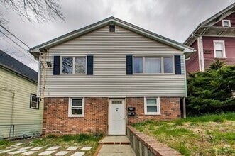 Building Photo - 30 Hillside Ave